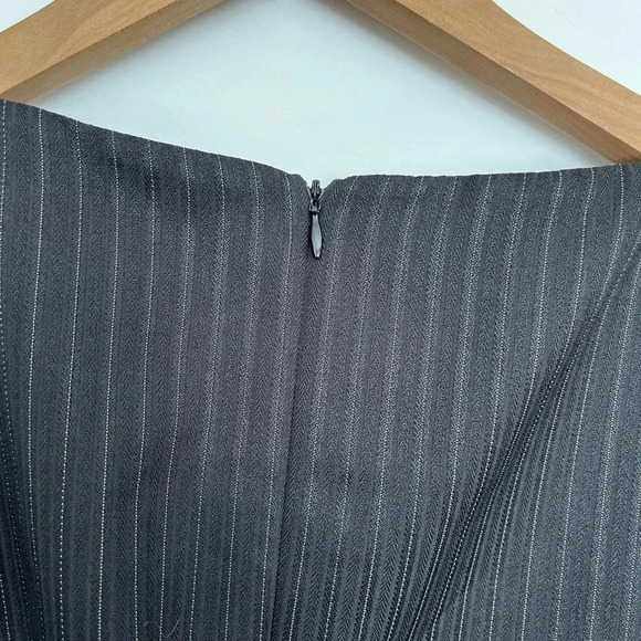 Shelby& Palmer dress with pockets and adjustable belt size 12 - Picture 9 of 10